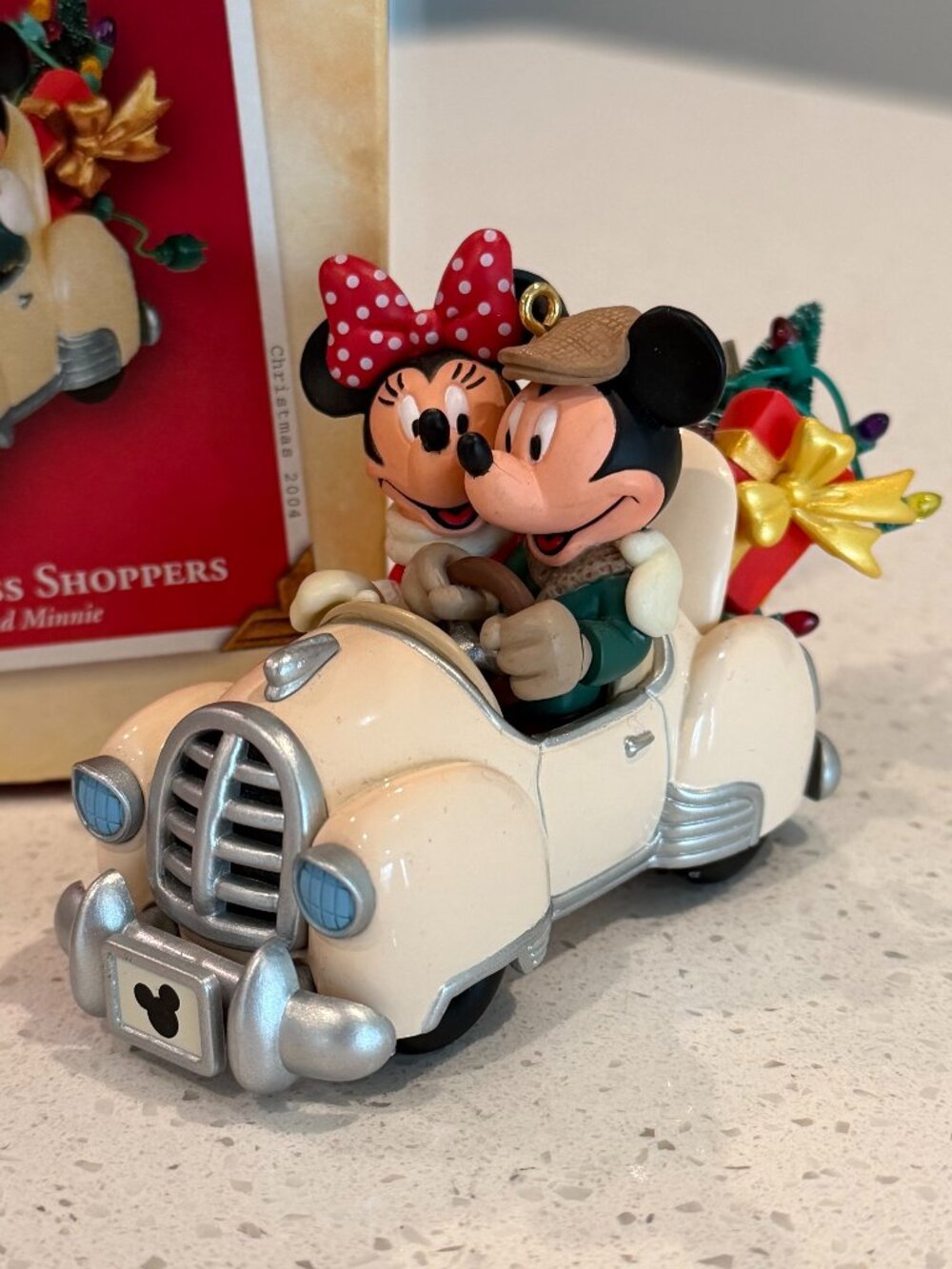 Hallmark Disney Ornament World-Class Shoppers Mickey & Minnie 2004